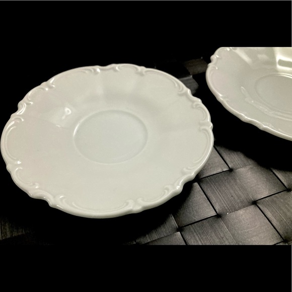 All White Hutschenreuther Saucer Plate Sylvia No Trim Scalloped Made In Germany - Picture 3 of 7